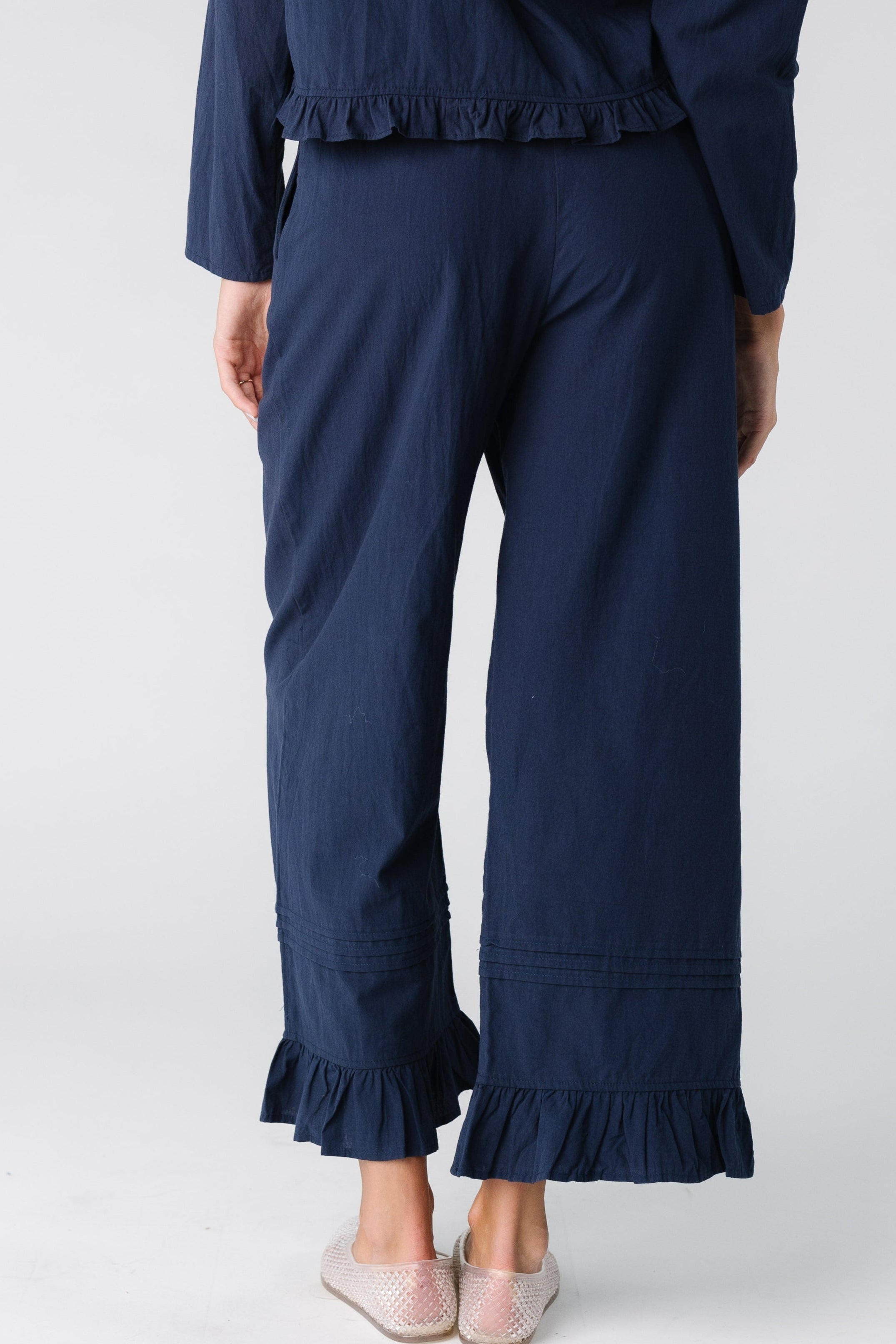 Hose mit Rüschensaum nach Mitternacht